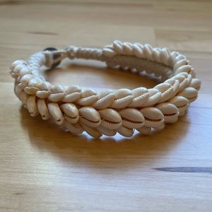 Moana puka shell choker